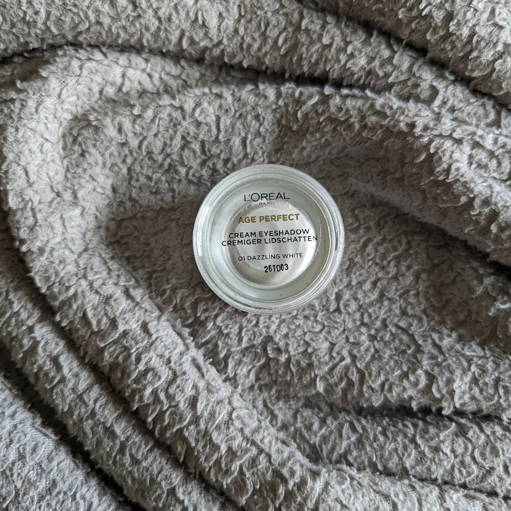 L'Oreal Paris  age perfect cream eyeshadow